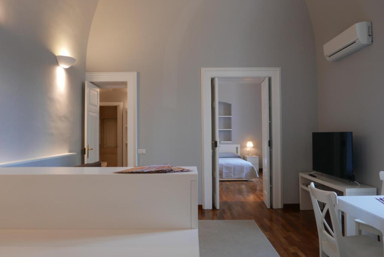 Suite 261 - Intero Appartamento Nel Centro Di บารี ภายนอก รูปภาพ