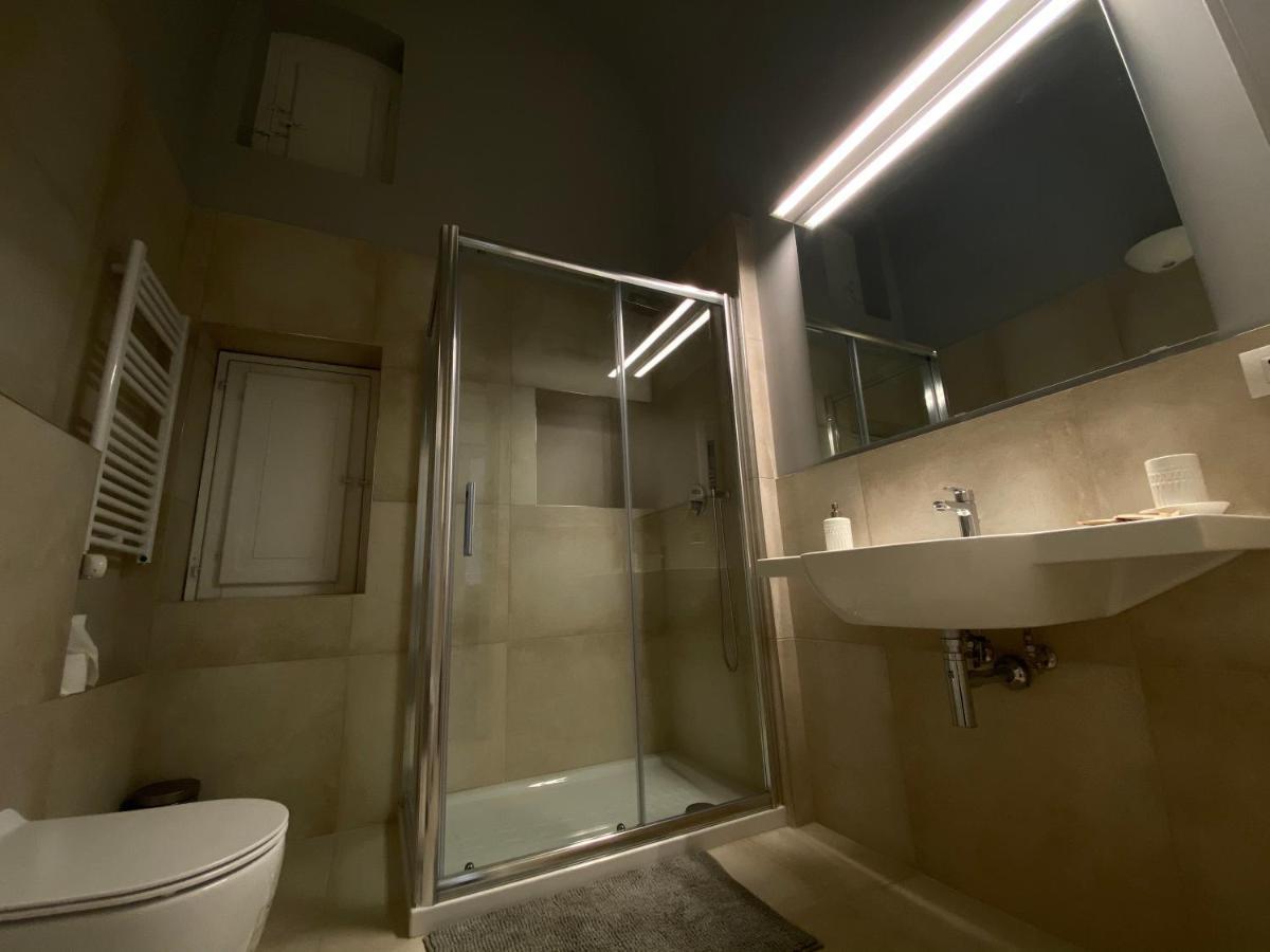 Suite 261 - Intero Appartamento Nel Centro Di บารี ภายนอก รูปภาพ