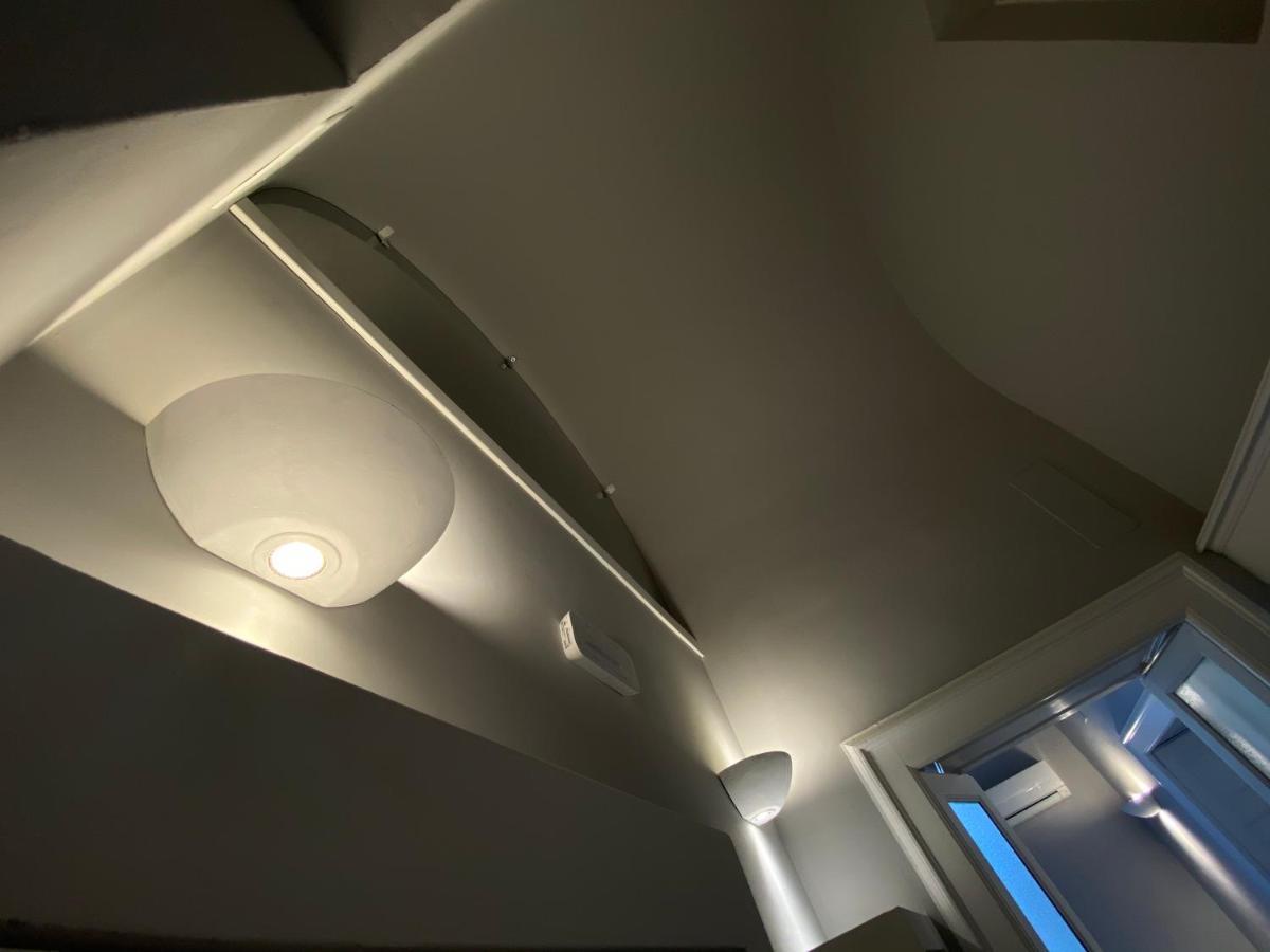 Suite 261 - Intero Appartamento Nel Centro Di บารี ภายนอก รูปภาพ