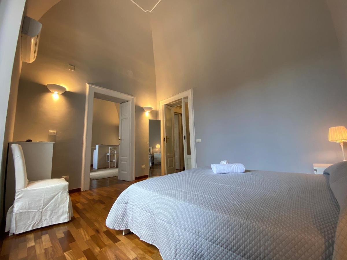 Suite 261 - Intero Appartamento Nel Centro Di บารี ภายนอก รูปภาพ