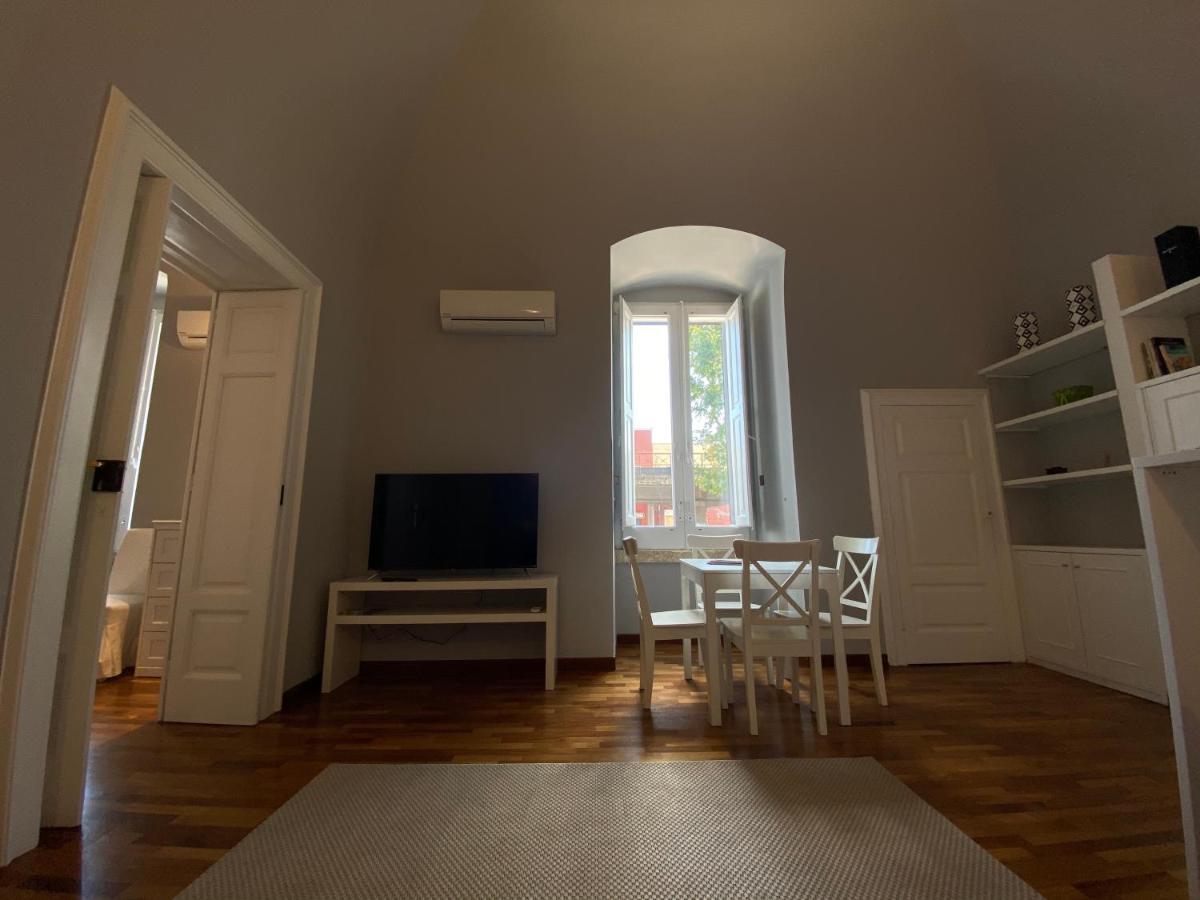 Suite 261 - Intero Appartamento Nel Centro Di บารี ภายนอก รูปภาพ